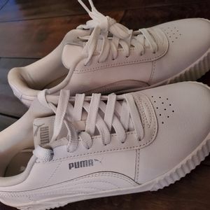 Pumas Sneakers Shoes